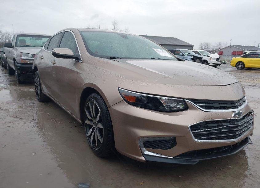 2018 Chevrolet Malibu LT (VIN 1G1ZD5ST3JF136680) main photo