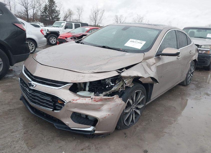Photo 2 of 2018 Chevrolet Malibu LT (VIN 1G1ZD5ST3JF136680)