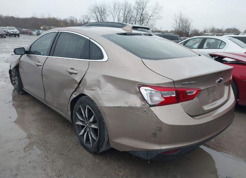 Photo 3 of 2018 Chevrolet Malibu LT (VIN 1G1ZD5ST3JF136680)