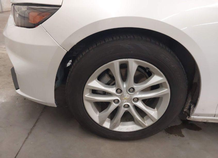 Photo 12 of 2018 Chevrolet Malibu LT (VIN 1G1ZD5ST3JF141880)