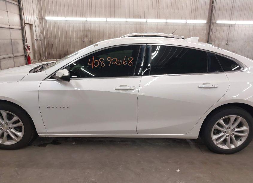 Photo 15 of 2018 Chevrolet Malibu LT (VIN 1G1ZD5ST3JF141880)