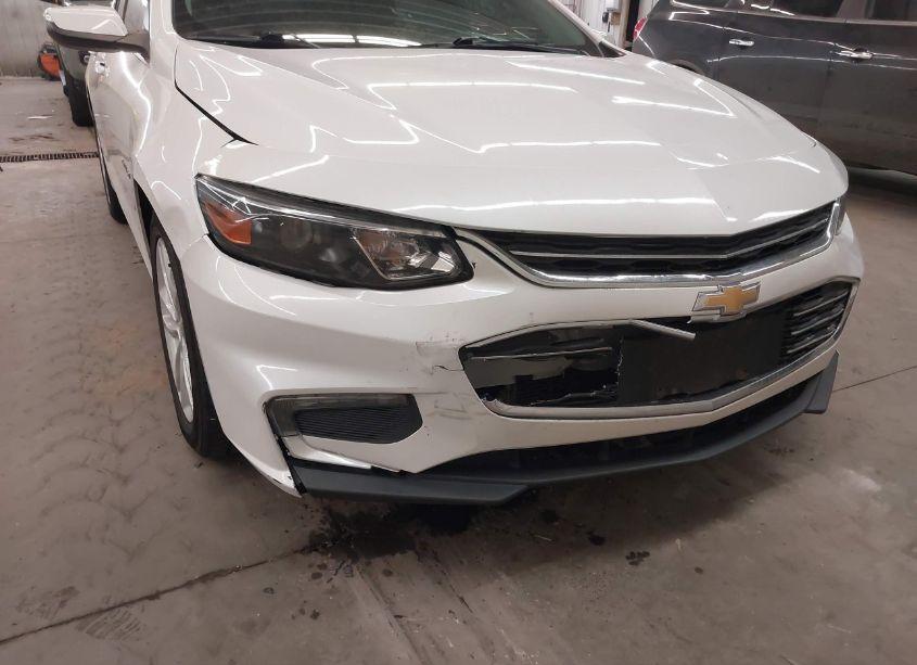 Photo 6 of 2018 Chevrolet Malibu LT (VIN 1G1ZD5ST3JF141880)