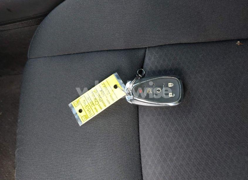 Photo 11 of 2018 Chevrolet Malibu LT (VIN 1G1ZD5ST3JF145346)