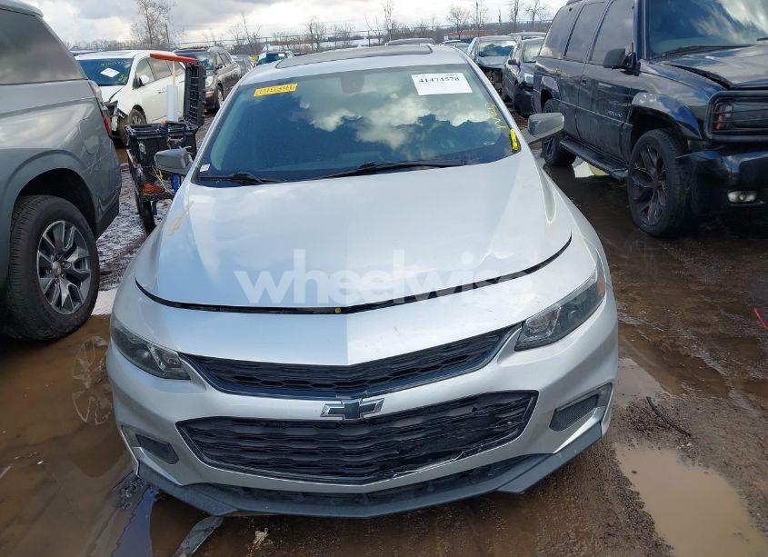 Photo 12 of 2018 Chevrolet Malibu LT (VIN 1G1ZD5ST3JF145346)