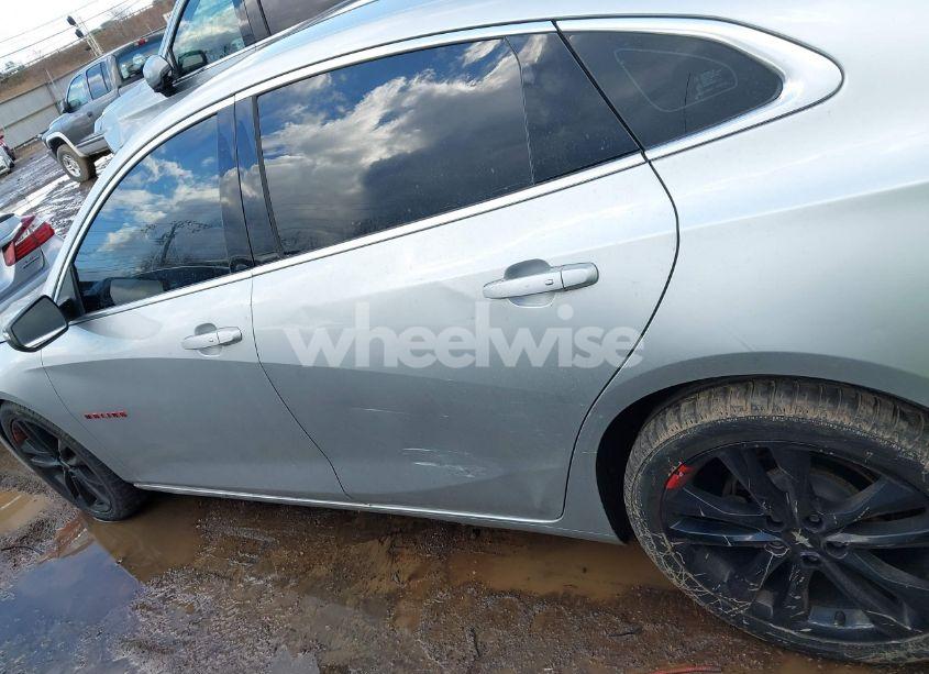 Photo 14 of 2018 Chevrolet Malibu LT (VIN 1G1ZD5ST3JF145346)