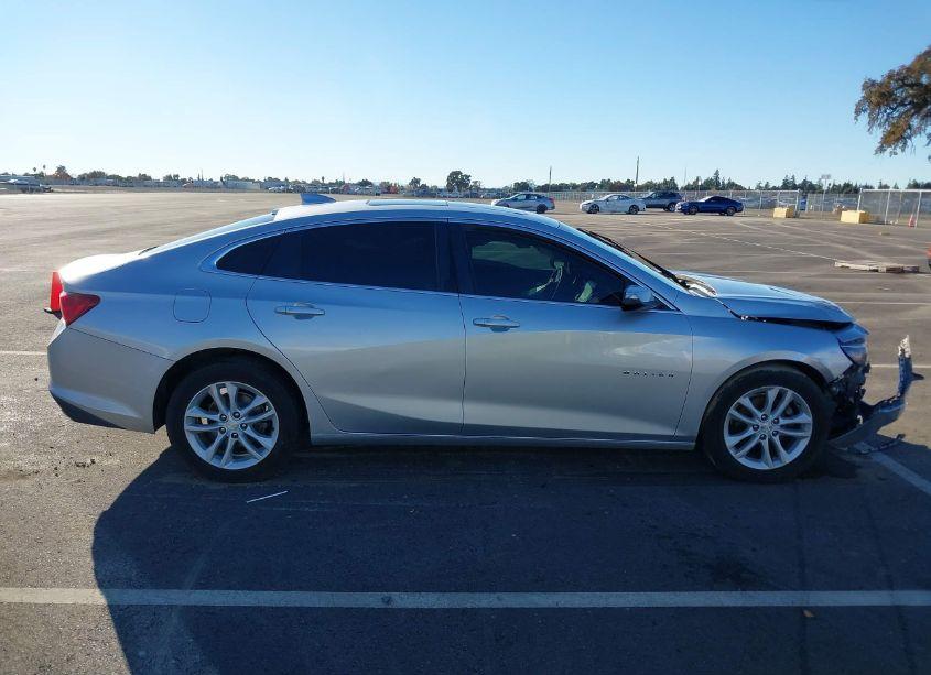 Photo 12 of 2018 Chevrolet Malibu LT (VIN 1G1ZD5ST3JF146559)
