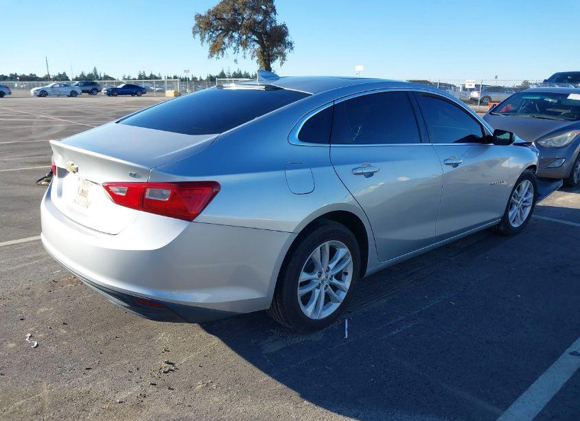 Photo 4 of 2018 Chevrolet Malibu LT (VIN 1G1ZD5ST3JF146559)