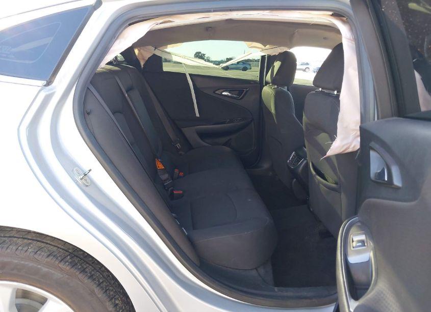 Photo 8 of 2018 Chevrolet Malibu LT (VIN 1G1ZD5ST3JF146559)