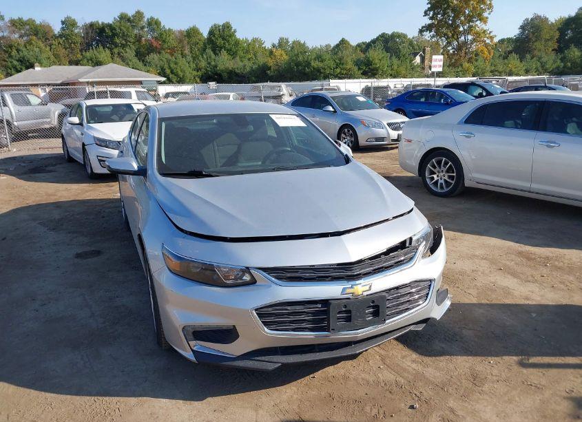 2018 Chevrolet Malibu LT (VIN 1G1ZD5ST3JF149901) main photo