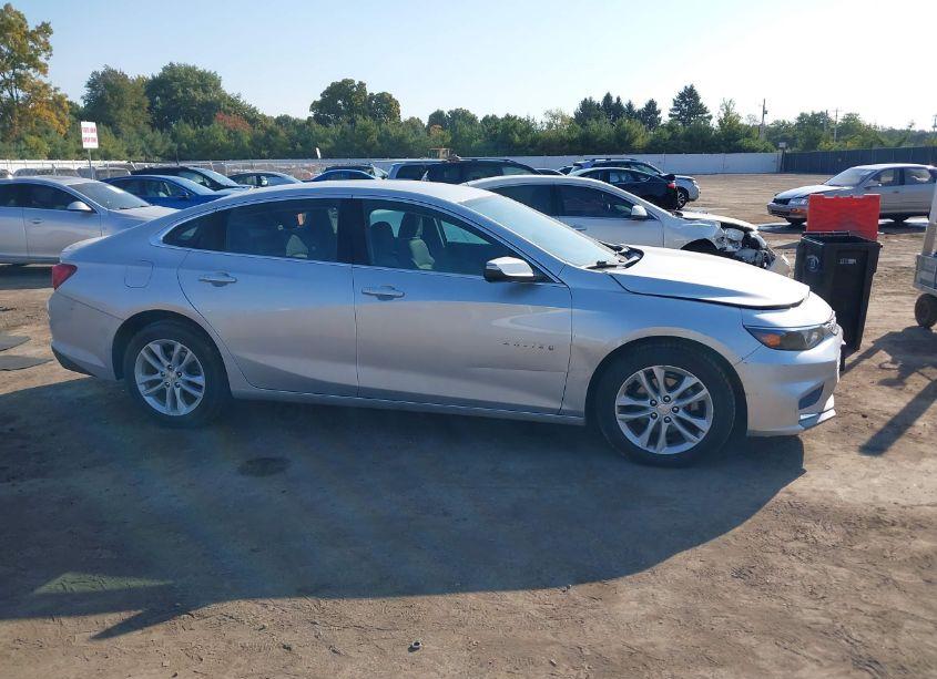 Photo 13 of 2018 Chevrolet Malibu LT (VIN 1G1ZD5ST3JF149901)