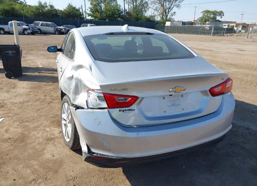 Photo 6 of 2018 Chevrolet Malibu LT (VIN 1G1ZD5ST3JF149901)