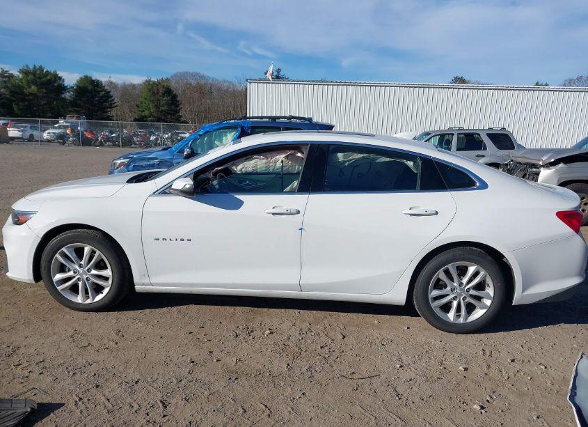 Photo 14 of 2018 Chevrolet Malibu LT (VIN 1G1ZD5ST3JF156895)