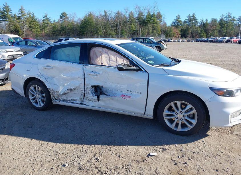 Photo 6 of 2018 Chevrolet Malibu LT (VIN 1G1ZD5ST3JF156895)