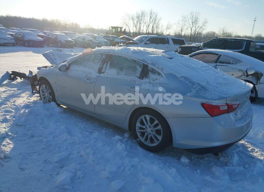 Photo 3 of 2018 Chevrolet Malibu LT (VIN 1G1ZD5ST3JF159389)