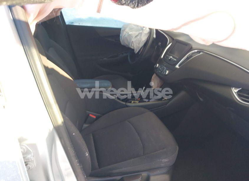 Photo 5 of 2018 Chevrolet Malibu LT (VIN 1G1ZD5ST3JF159389)