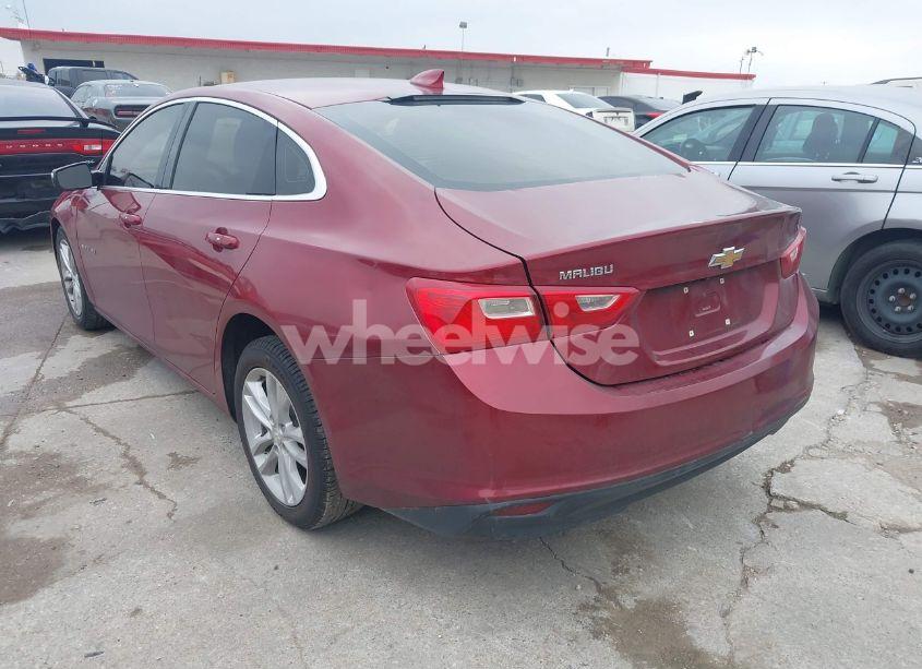 Photo 3 of 2018 Chevrolet Malibu LT (VIN 1G1ZD5ST3JF160056)
