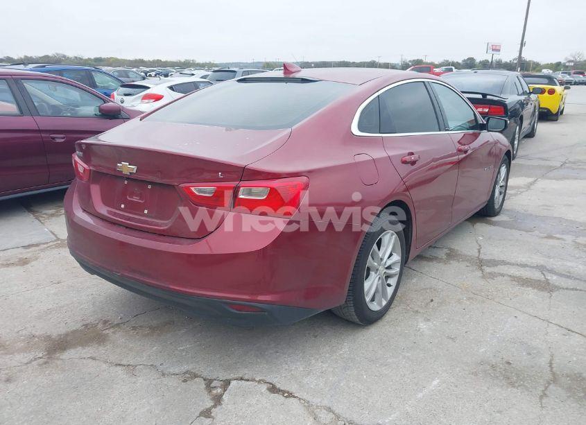 Photo 4 of 2018 Chevrolet Malibu LT (VIN 1G1ZD5ST3JF160056)