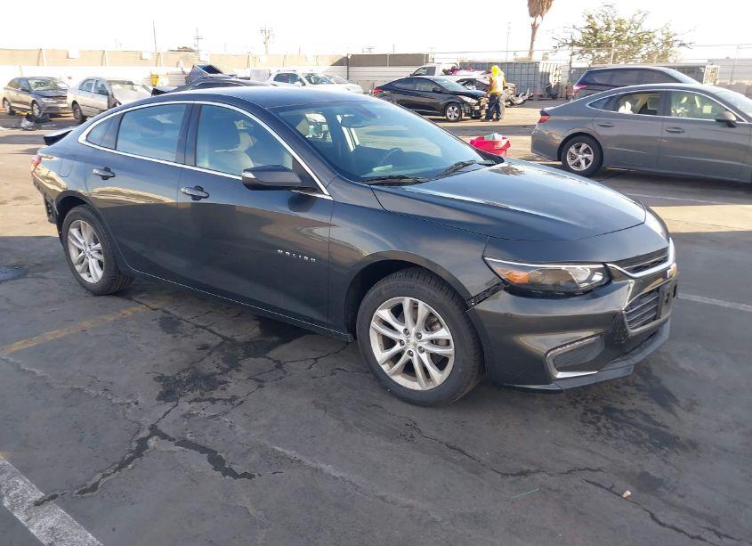 2018 Chevrolet Malibu LT (VIN 1G1ZD5ST3JF171798) main photo