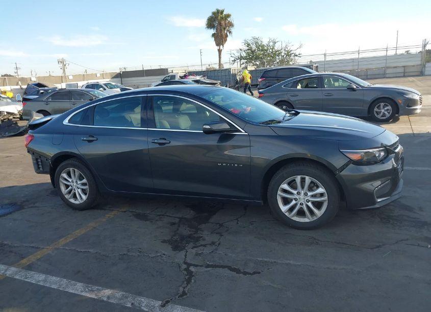 Photo 13 of 2018 Chevrolet Malibu LT (VIN 1G1ZD5ST3JF171798)