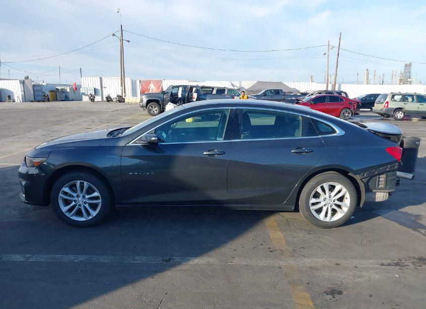 Photo 14 of 2018 Chevrolet Malibu LT (VIN 1G1ZD5ST3JF171798)