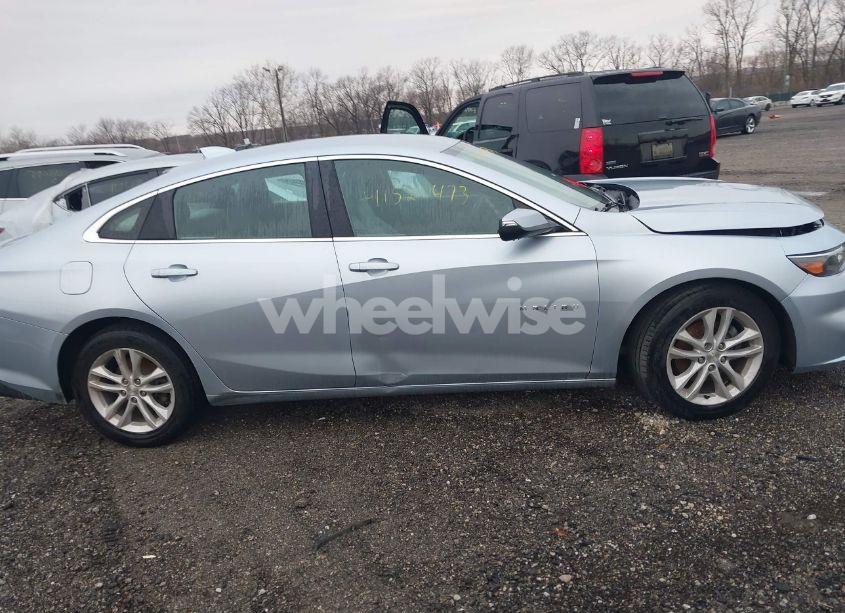 Photo 13 of 2018 Chevrolet Malibu LT (VIN 1G1ZD5ST3JF182011)