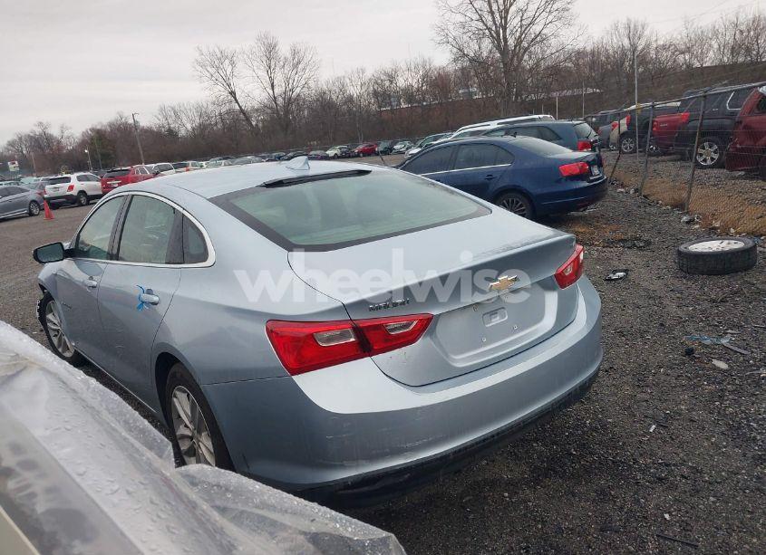 Photo 3 of 2018 Chevrolet Malibu LT (VIN 1G1ZD5ST3JF182011)