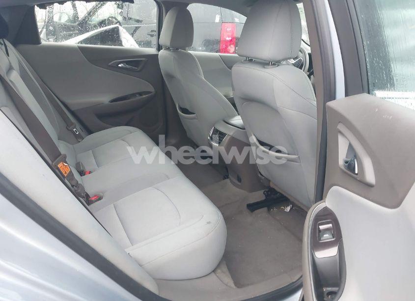 Photo 8 of 2018 Chevrolet Malibu LT (VIN 1G1ZD5ST3JF182011)