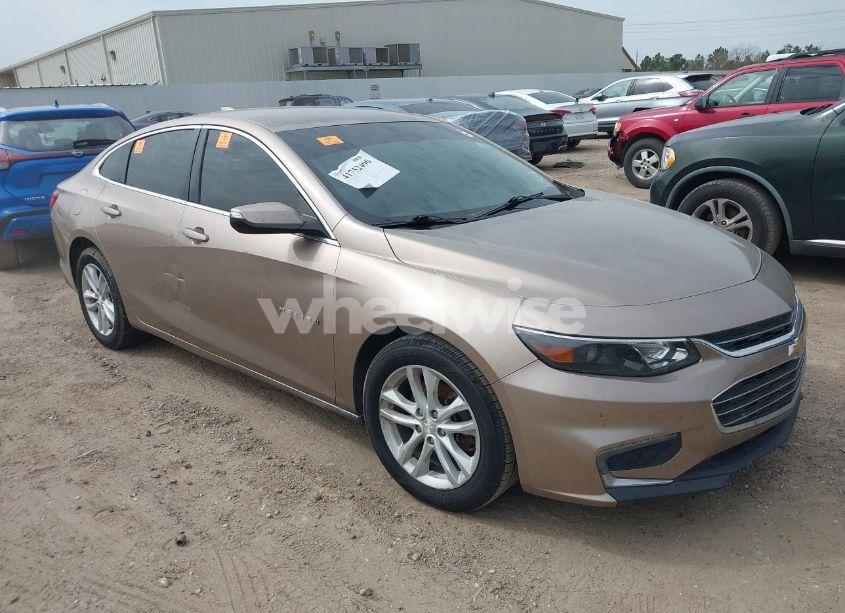 2018 Chevrolet Malibu LT (VIN 1G1ZD5ST3JF188360) main photo