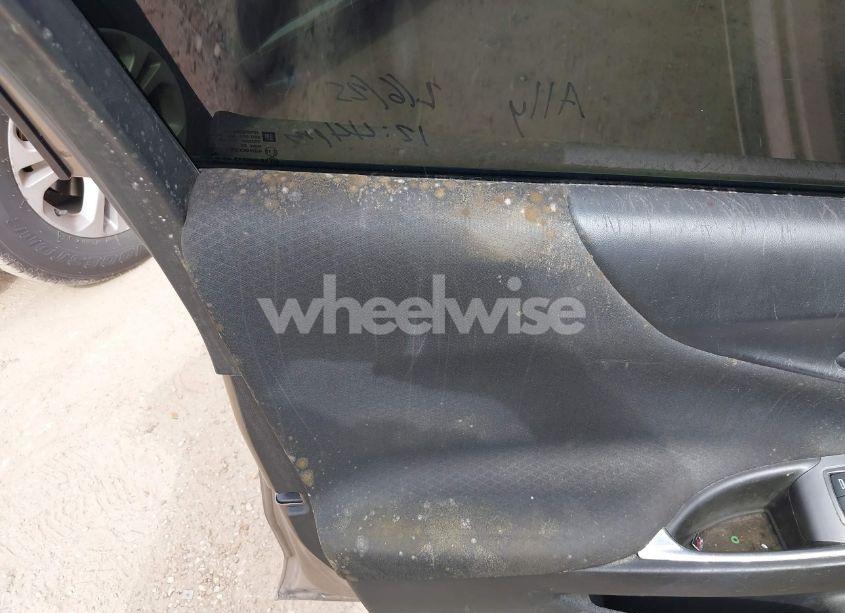 Photo 13 of 2018 Chevrolet Malibu LT (VIN 1G1ZD5ST3JF188360)