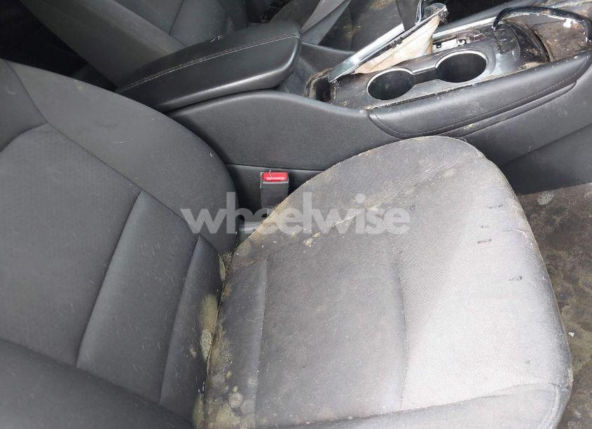 Photo 15 of 2018 Chevrolet Malibu LT (VIN 1G1ZD5ST3JF188360)