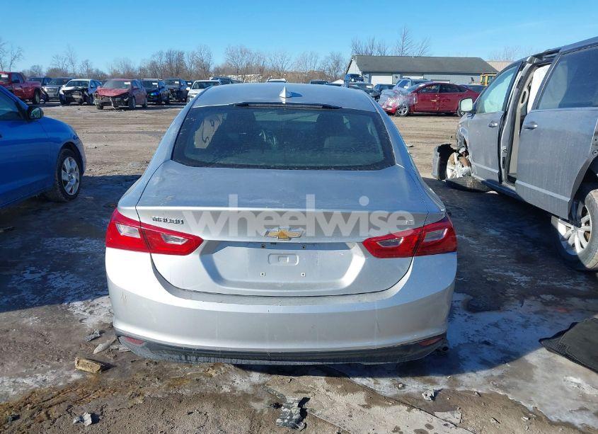 Photo 16 of 2018 Chevrolet Malibu LT (VIN 1G1ZD5ST3JF200782)
