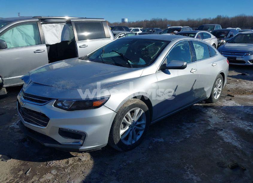 Photo 2 of 2018 Chevrolet Malibu LT (VIN 1G1ZD5ST3JF200782)
