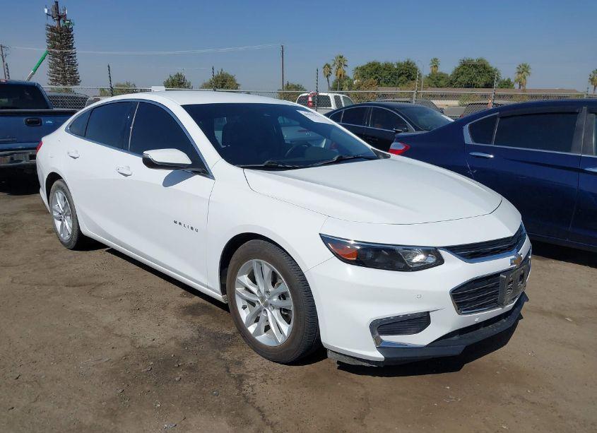 2018 Chevrolet Malibu LT (VIN 1G1ZD5ST3JF223429) main photo