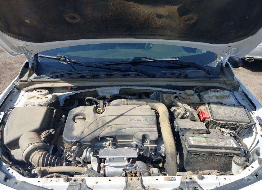 Photo 10 of 2018 Chevrolet Malibu LT (VIN 1G1ZD5ST3JF223429)