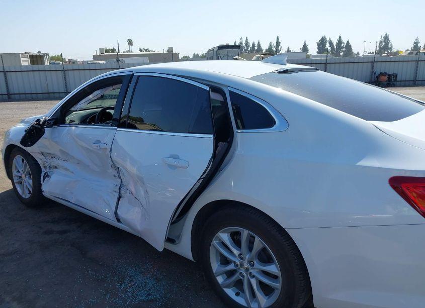 Photo 14 of 2018 Chevrolet Malibu LT (VIN 1G1ZD5ST3JF223429)