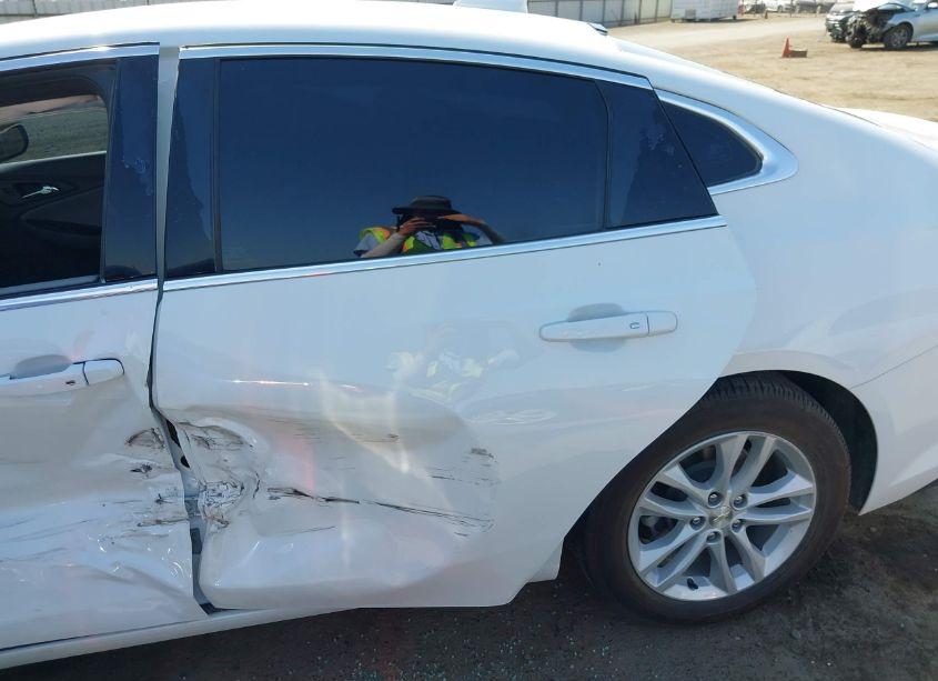 Photo 18 of 2018 Chevrolet Malibu LT (VIN 1G1ZD5ST3JF223429)