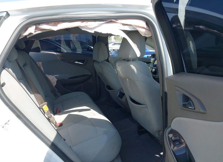 Photo 8 of 2018 Chevrolet Malibu LT (VIN 1G1ZD5ST3JF223429)