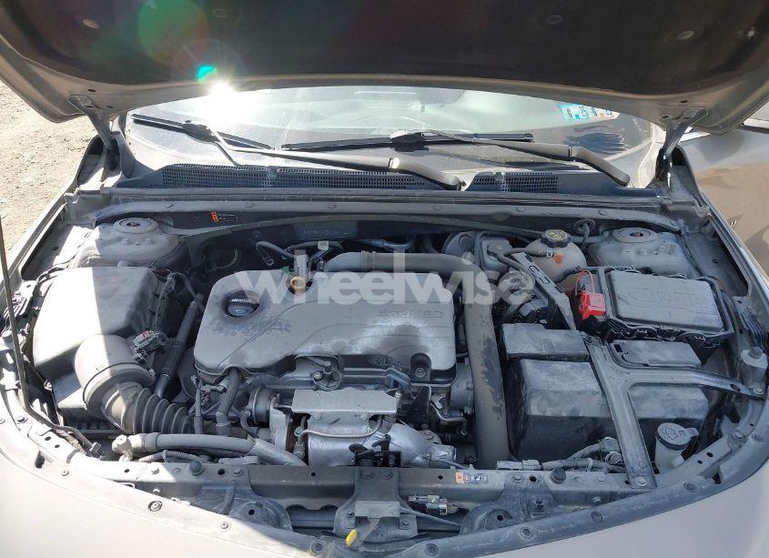 Photo 10 of 2018 Chevrolet Malibu LT (VIN 1G1ZD5ST3JF227142)