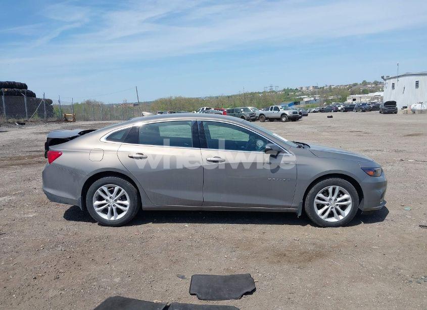 Photo 14 of 2018 Chevrolet Malibu LT (VIN 1G1ZD5ST3JF227142)