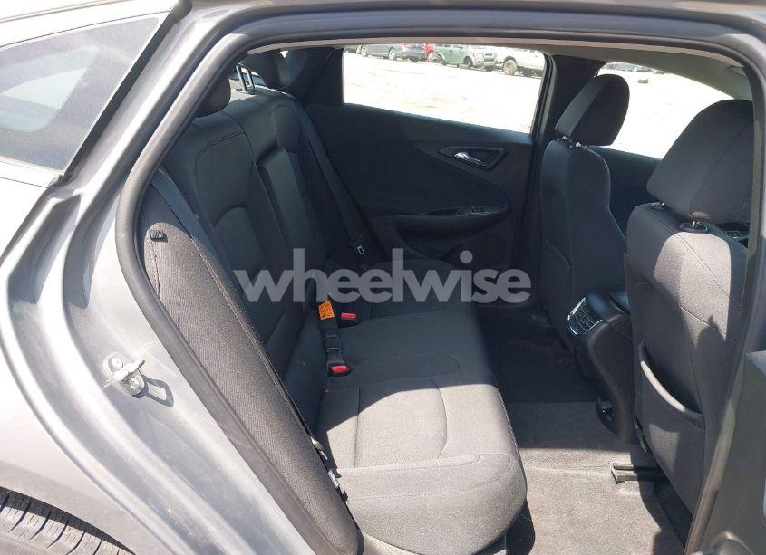 Photo 8 of 2018 Chevrolet Malibu LT (VIN 1G1ZD5ST3JF227142)