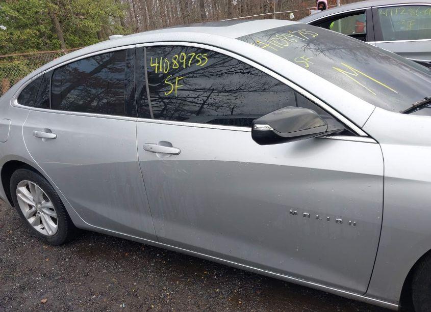 Photo 13 of 2018 Chevrolet Malibu LT (VIN 1G1ZD5ST3JF239159)