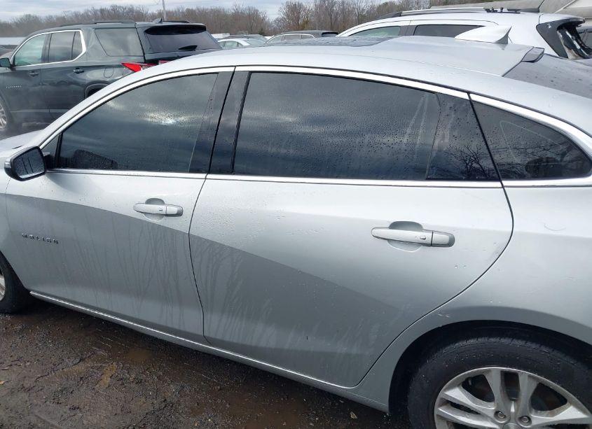 Photo 14 of 2018 Chevrolet Malibu LT (VIN 1G1ZD5ST3JF239159)