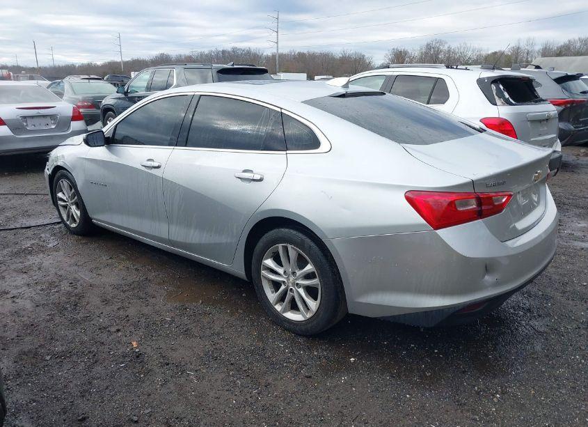 Photo 3 of 2018 Chevrolet Malibu LT (VIN 1G1ZD5ST3JF239159)