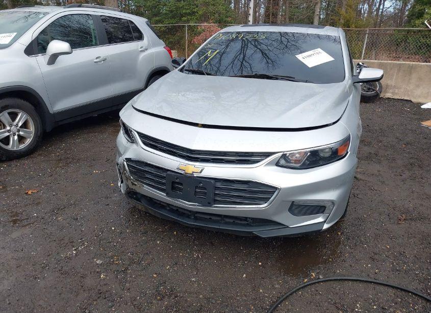 Photo 6 of 2018 Chevrolet Malibu LT (VIN 1G1ZD5ST3JF239159)
