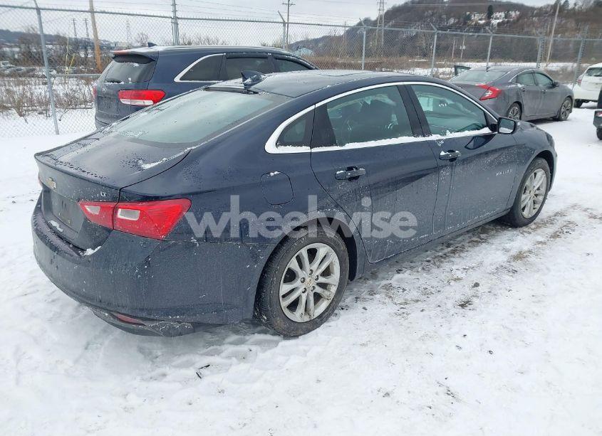 Photo 4 of 2018 Chevrolet Malibu LT (VIN 1G1ZD5ST3JF241364)