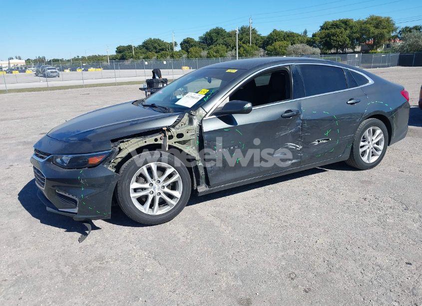 Photo 2 of 2018 Chevrolet Malibu LT (VIN 1G1ZD5ST3JF243762)