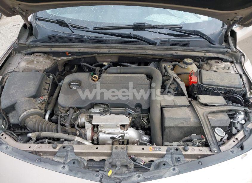 Photo 10 of 2018 Chevrolet Malibu LT (VIN 1G1ZD5ST3JF245558)