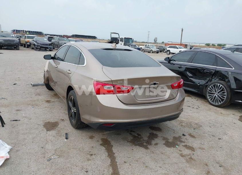 Photo 3 of 2018 Chevrolet Malibu LT (VIN 1G1ZD5ST3JF245558)