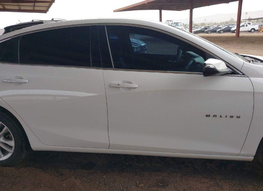 Photo 13 of 2018 Chevrolet Malibu LT (VIN 1G1ZD5ST3JF249660)