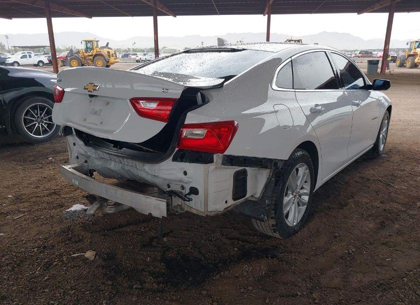 Photo 4 of 2018 Chevrolet Malibu LT (VIN 1G1ZD5ST3JF249660)